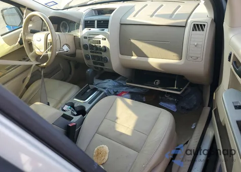 2009 Ford Escape Xlt from USA, damaged, VIN 1FMCU03759KB78381